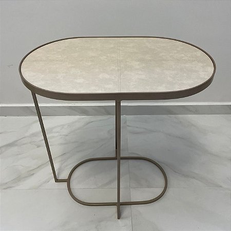 MESA LATERAL CURRAL - METAL CHAMPAGNE COM TAMPO EM COURO