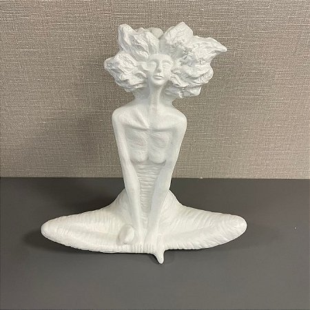 ESCULTURA ALICE CABELOS VOANDO  BRANCA