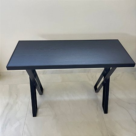 APARADOR PRETO FOSCO TAMPO EM MADEIRA PRETO