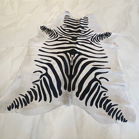 TAPETE COURO DE VACA FORMATO SERIGRAFIA ZEBRA