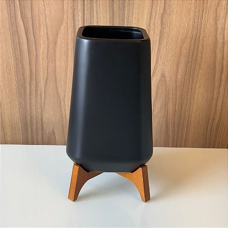 CACHEPOT BELGICA COM SUPORTE EM MADEIRA - GRANDE.