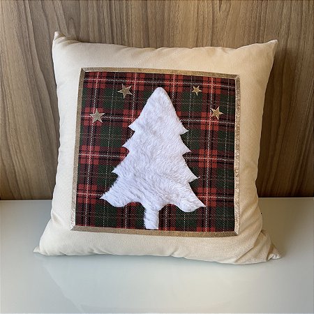 ALMOFADA NATAL SUEDE OFF WHITE COM APLICAÇÃO XADREZ E PELUCIA