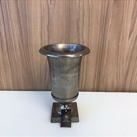 VASO DECORATIVO EM METAL PRATA