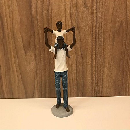 ESCULTURA / ESTATUETA PAI COM FILHO NAS COSTAS - NEGROS