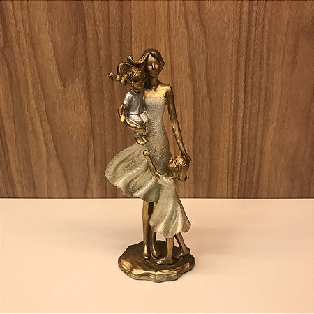 ESCULTURA  ESTATUETA MAE E FILHOS MENINO E MENINA METALIZADO