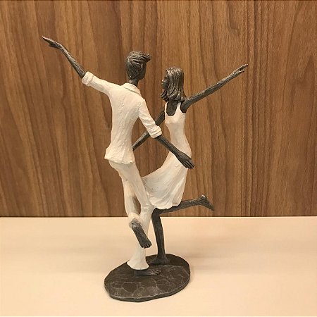 ESCULTURA / ESTATUETA CASAL DANÇANDO