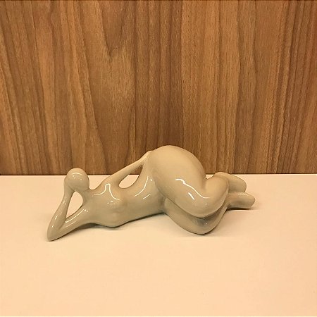 ESCULTURA / ESTATUETA GORDINHA CINZA DEITADA G