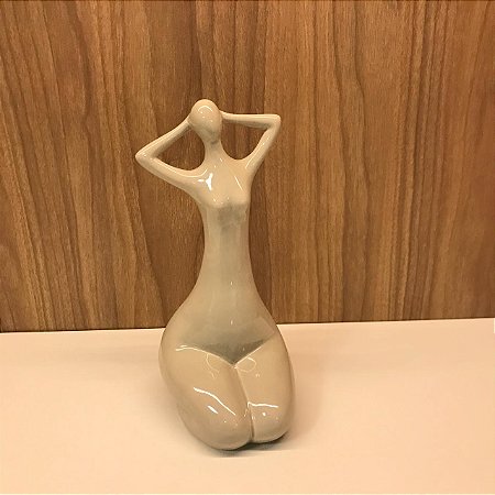 ESCULTURA / ESTATUETA GORDINHA SENTADA  - CINZA