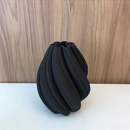 VASO EM CERAMICA 3D PRETO FOSCO 34X24CM