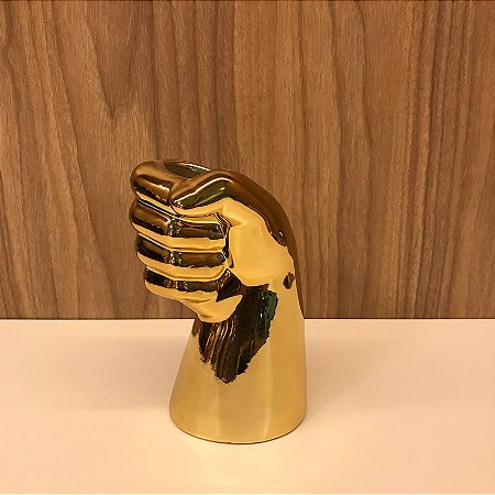 ESCULTURA MAO DOURADA FECHADA / VASO
