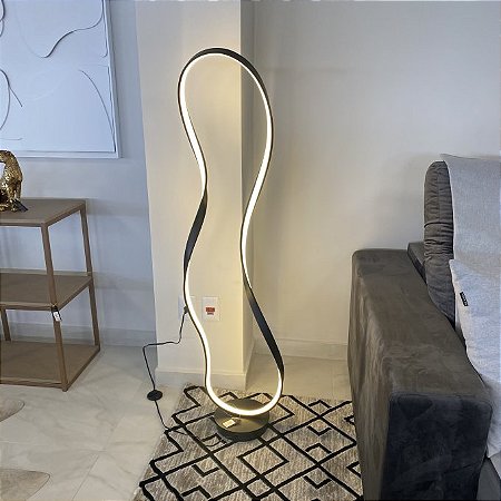 COLUNA ILUMINARIA FLOW PRETO