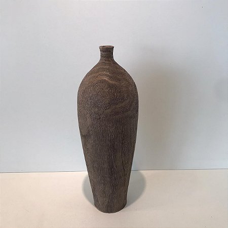 VASO EM POLIRESINA IMITANDO MADEIRA.