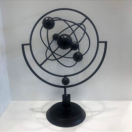 ESCULTURA EM METAL PRETO ÁTOMOS