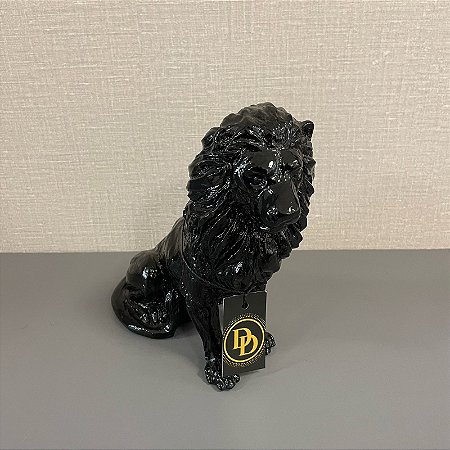 LEÃO SENTADO EM RESINA PRETO  BRILHOSO 23X29X12CM