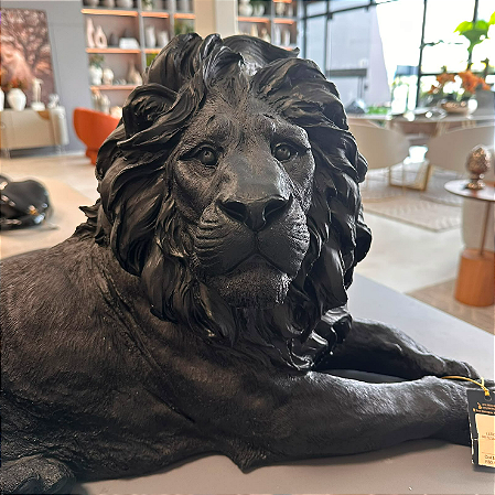 ESCULTURA LEÃO DEITADO EM RESINA