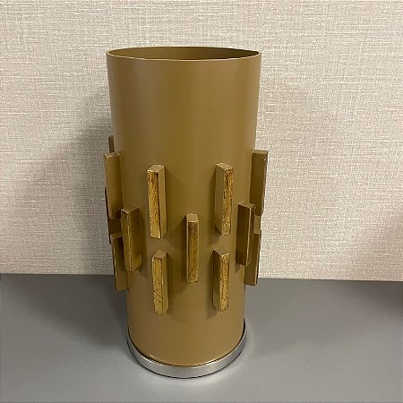 VASO DECORATIVO DOURADO COM DETALHES