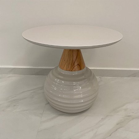 MESA DE APOIO OFF WHITE  COM VIDRO PINTADO E MADEIRA