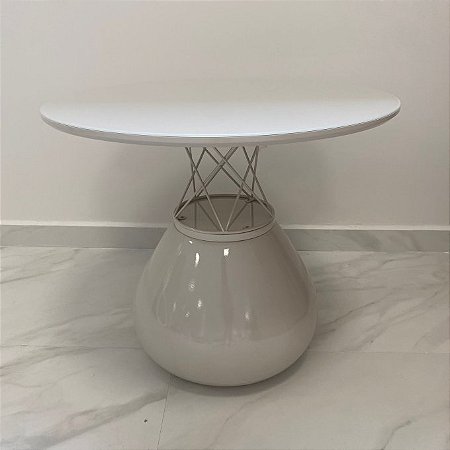 MESA DE APOIO BRANCA COM VIDRO PINTADO