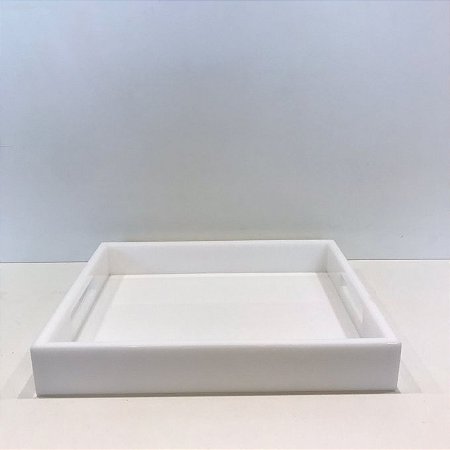 BANDEJA RETANGULAR EM ACRILICO BRANCA -5X32X27CM