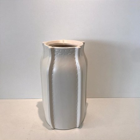 VASO DE CERAMICA OFF WHITE IMITANDO COURO GRANDE