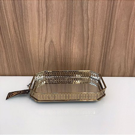 BANDEJA RETANGULAR DE METAL DOURADO MÉDIA 5X29X18CM