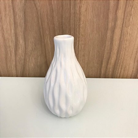 MINI VASINHO BRANCO BRIHOSO DE CERAMICA