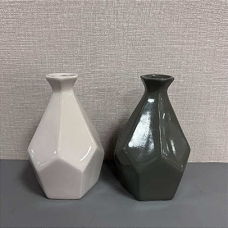 VASO SOLITÁRIO PEDRA OFF WHITE E CINZA ESCURO 21,5x15cm
