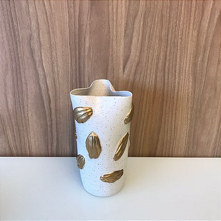VASO DECOR COM DETALHES  CERAMICA BRANCO E DOURADO 35X19CM