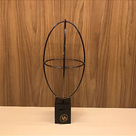 PEÇA DECORATIVA DE METAL COM BASE EM MARMORE PRETO  GRANDE