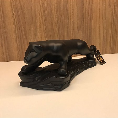 PANTERA NA PEDRA PRETO FOSCO .