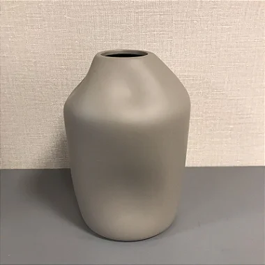 VASO ORGÂNICO AMASSADO CINZA CLARO FOSCO  MÉDIO 28X20CM