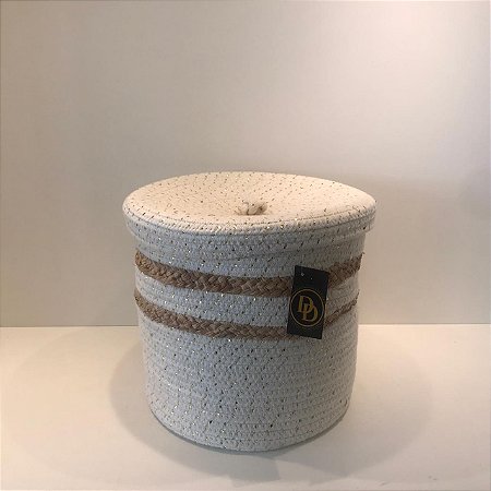 CESTO COM TAMPA BRANCO COM DETALHE EM SEAGRASS 30X30CM