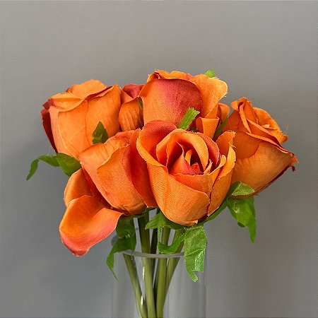 BUQUE COM 8 HASTES DE MINI ROSAS COR LARANJA OCRE