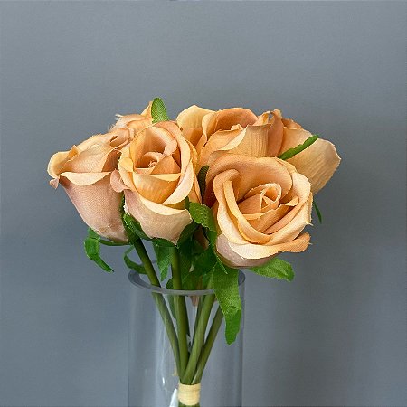 BUQUE COM 8 HASTES DE MINI ROSAS COR PESSEGO