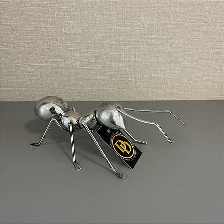 ESCULTURA FORMIGA EM METAL PRATA