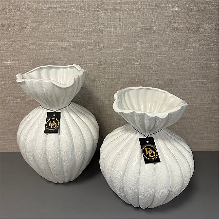 VASO BRANCO GOMOS TULIPA EM CERAMICA G 40x28cm M 35x31cm