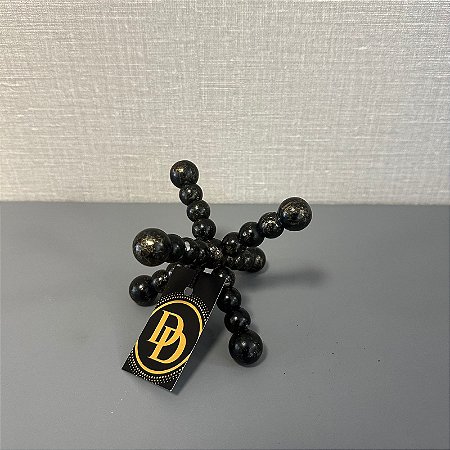 ESCULTURA PRETA EM METAL PEQUENO