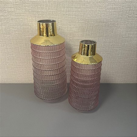 VASO DE VIDRO ROSA COM DOURADO