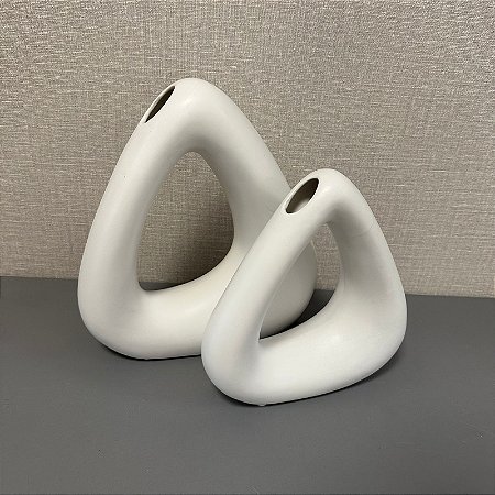 VASO DELTA TRIANGLE BRANCO FOSCO G 26cm M 21cm
