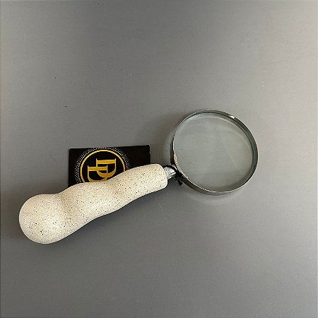 LUPA EM POLIRESINA 20CM