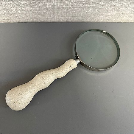 LUPA EM POLIRESINA 26CM