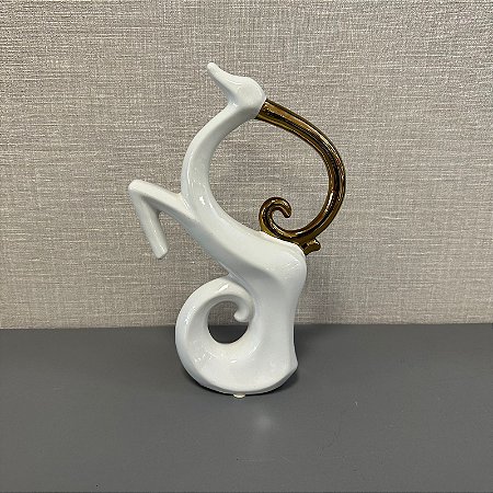 ALCE BRANCO E DOURADO