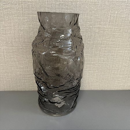 VASO DECORATIVO EM VIDRO FUME G