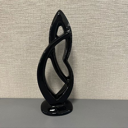 ESCULTURA KISS PRETO G