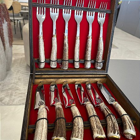 Faqueiro com 12 Peças Branco e Marrom e Caixa 28x28cm