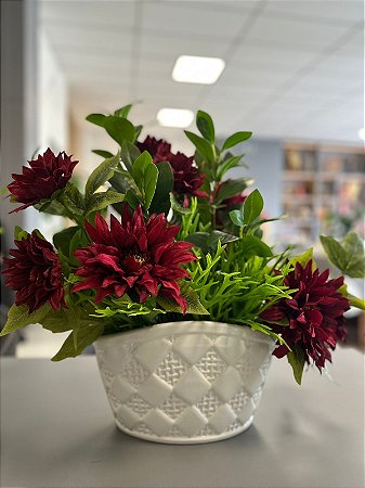 ARRANJO DALIA COM FOLHAGEM