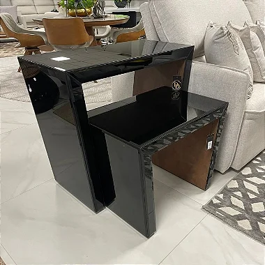 Aparador Chanfrado Preto de Vidro