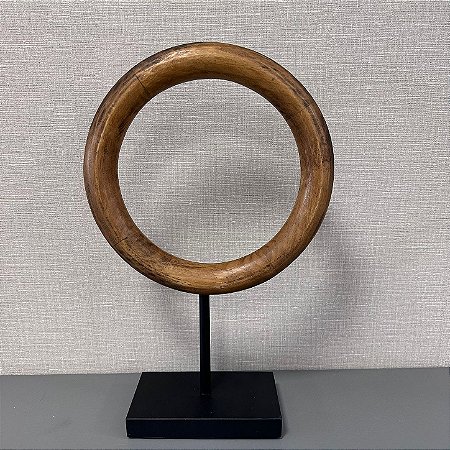 ESCULTURA EM MADEIRA