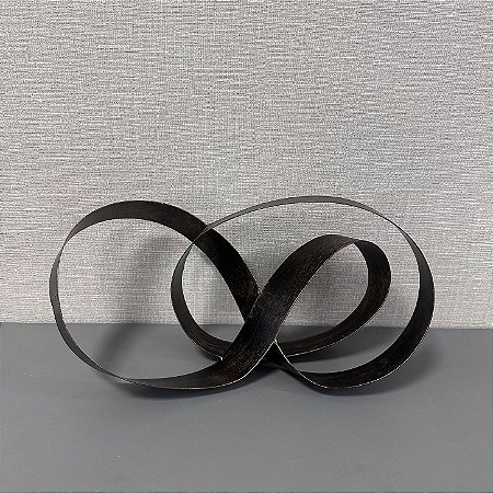 ESCULTURA EM METAL