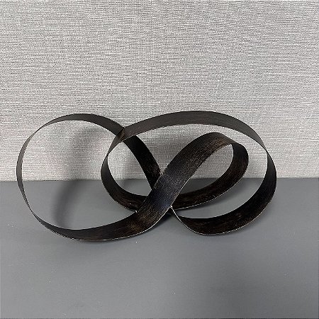 ESCULTURA ORGANICA EM METAL 35X18CM